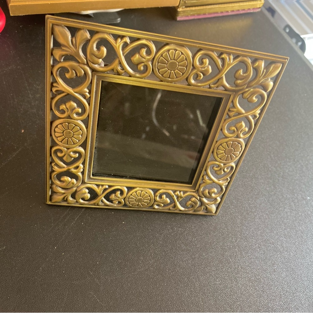 Antique Gold Photo Frame - Picture 2 of 4